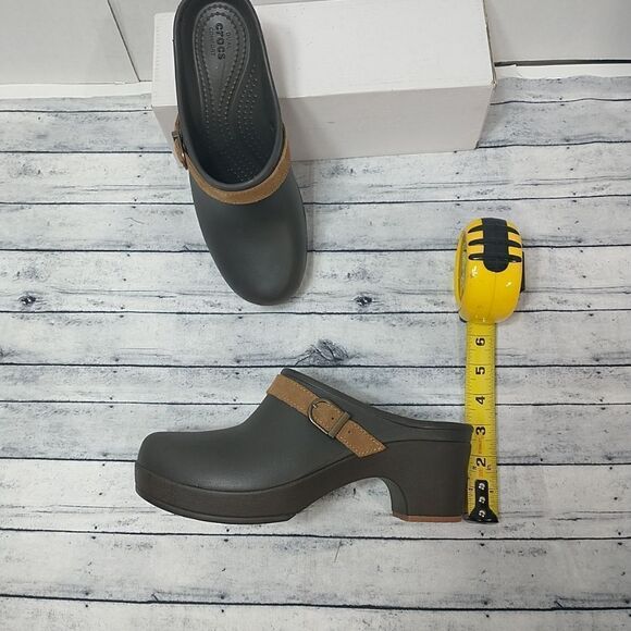 CROCS Sarah Belted Clogs 203631 Womens SZ8 Brown Leather Strap - Picture 12 of 12